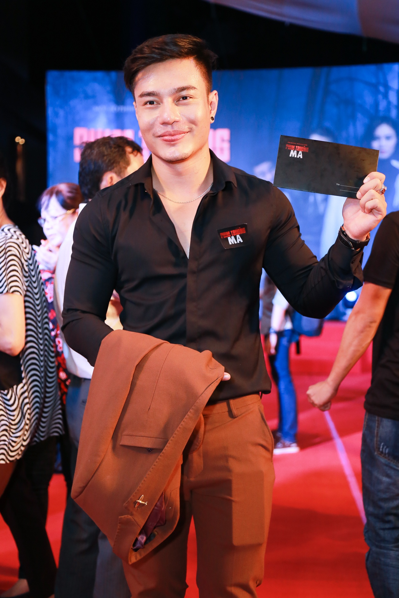 Phan Mạnh Quỳnh đưa người yêu ra mắt phim ảnh 6 Phan Manh Quynh dua nguoi yeu ra mat phim anh 6