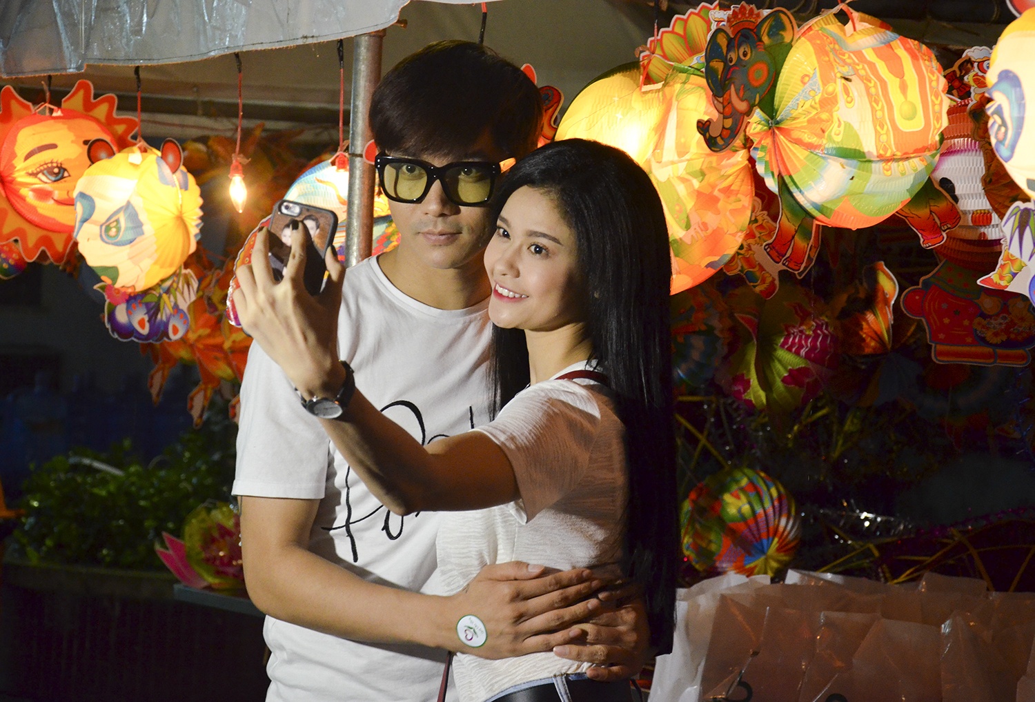 Vo chong Truong Quynh Anh dua con di tu thien anh 2