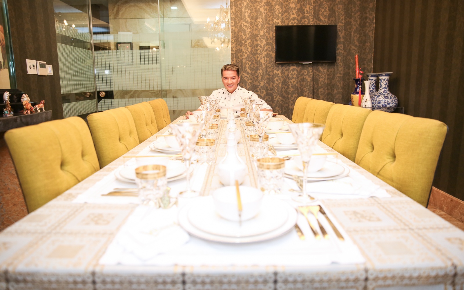 Biet thu 3 trieu USD cua Dam Vinh Hung anh 14