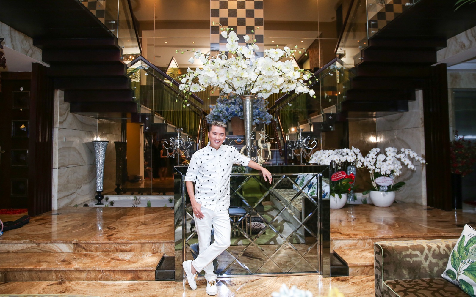 Biet thu 3 trieu USD cua Dam Vinh Hung anh 5