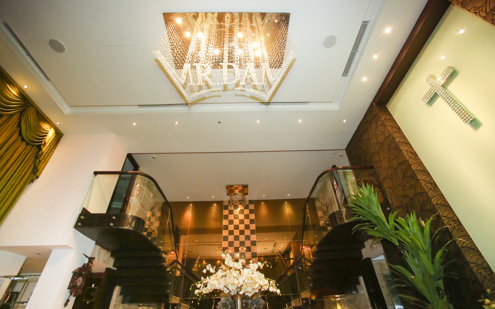 Biet thu 3 trieu USD cua Dam Vinh Hung anh 3