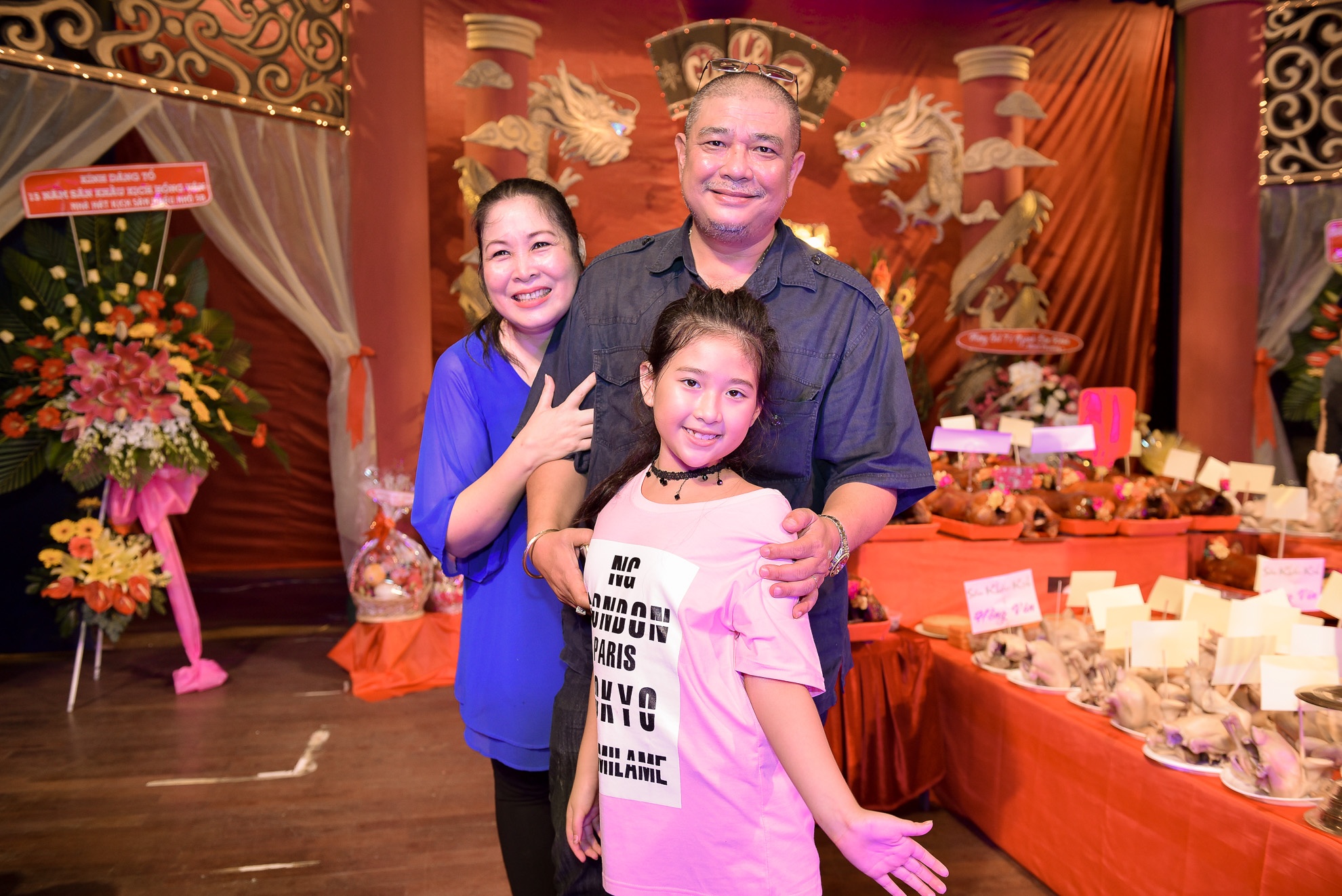 Sao Viet du le gio to o san khau Hong Van anh 1