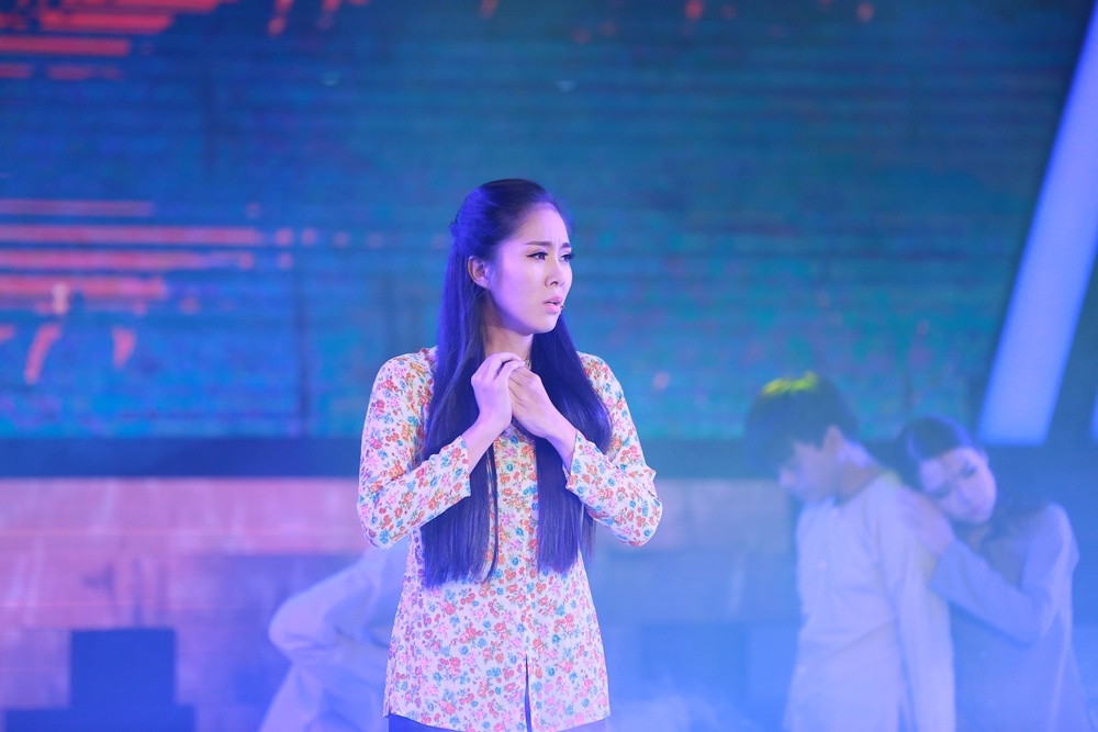 Le Phuong khien khan gia roi nuoc mat anh 1