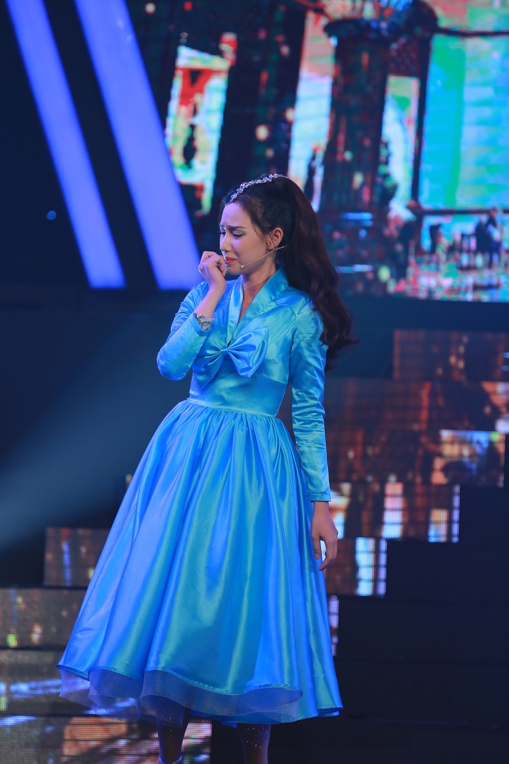 Le Phuong khien khan gia roi nuoc mat anh 4