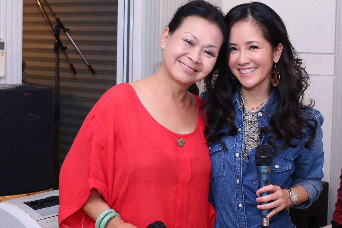 Khanh Ly hoi ngo Hong Nhung anh 3