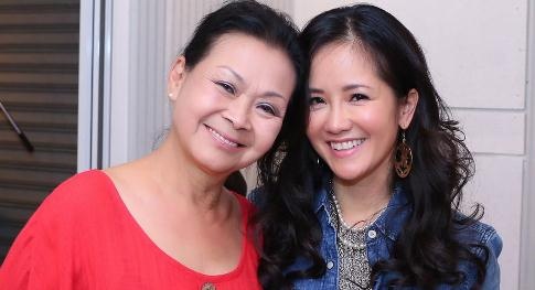 Hong Nhung hoi ngo Khanh Ly trong dem nhac tai TP.HCM hinh anh