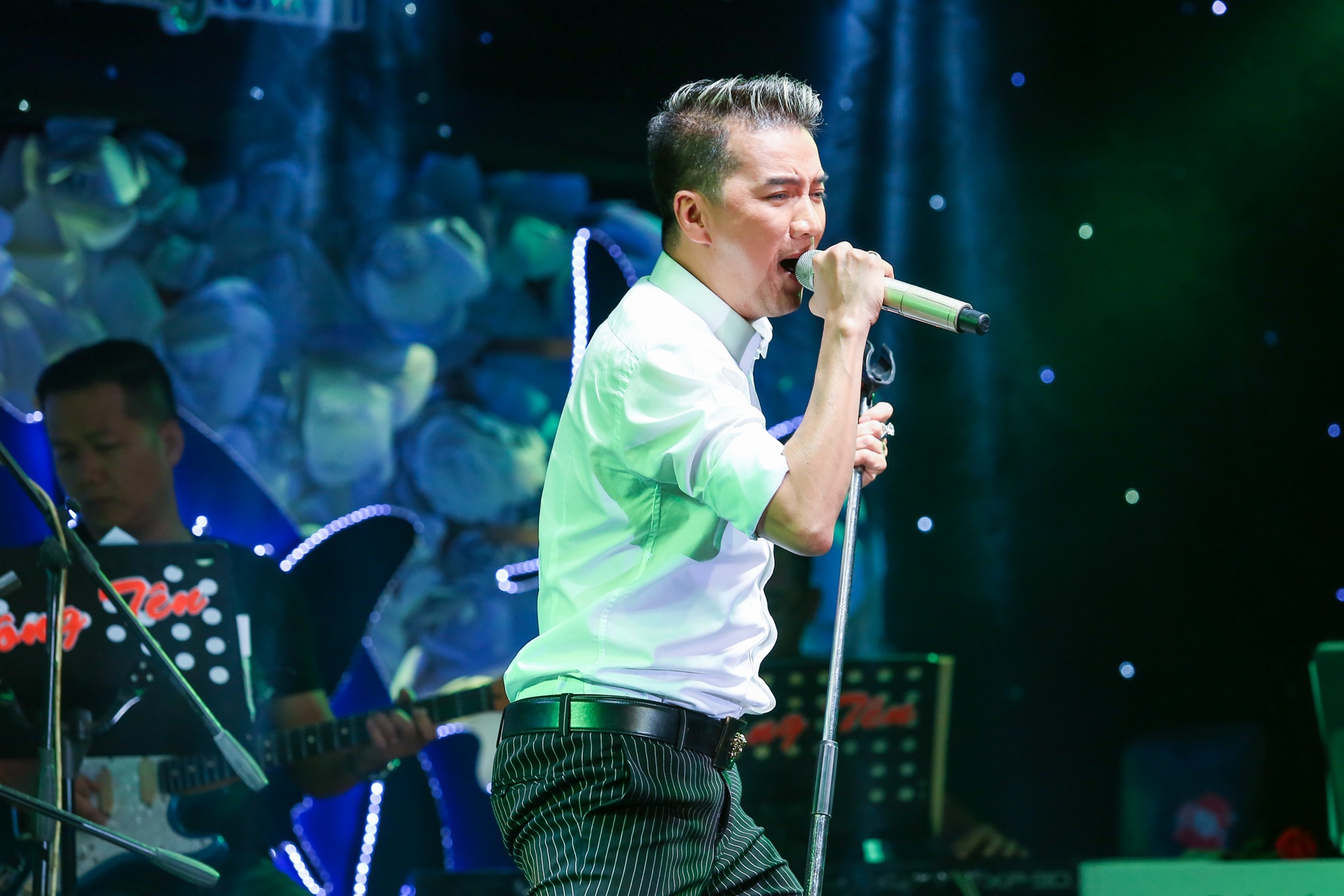 nghe si Viet tang Minh Thuan 300 trieu dong anh 1