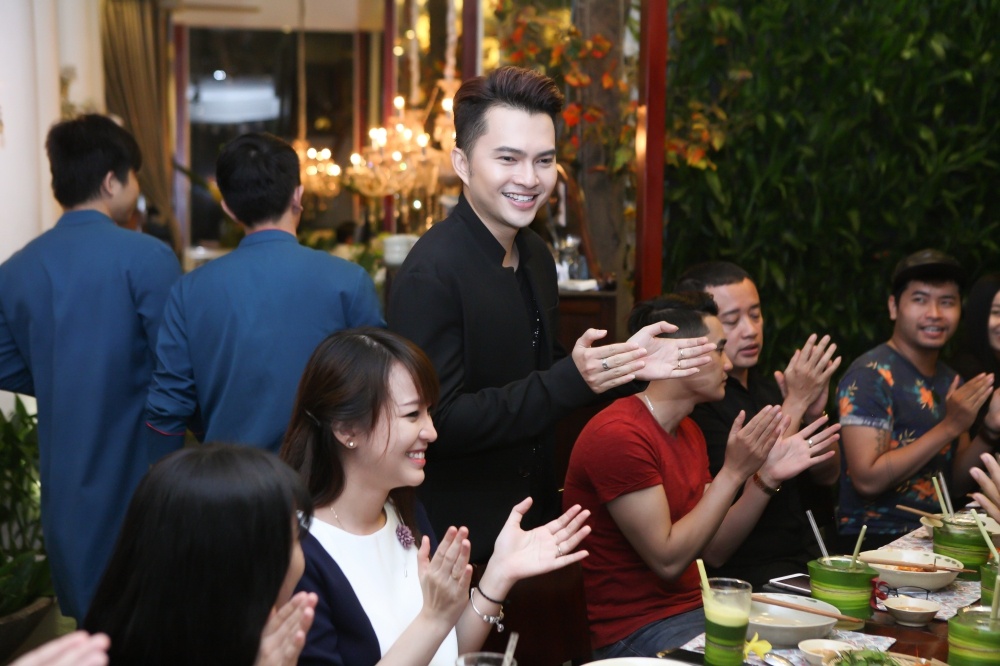 Phuong My Chi chuc mung sinh nhat Nam Cuong anh 7