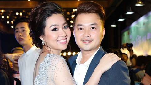 Le Khanh om chong trong ngay ra mat phim hinh anh