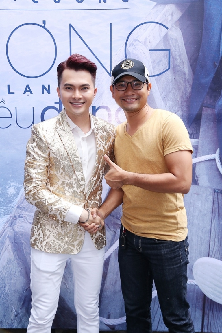 Sao Việt đến chúc mừng Nam Cường ra mắt album ảnh 3 Sao Viet den chuc mung Nam Cuong ra mat album anh 3