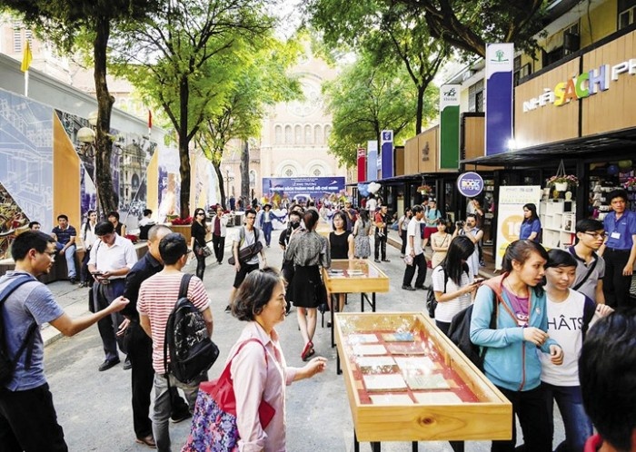Hoạt động tại đường sách TP.HCM tháng 10 ảnh 1 Hoat dong tai duong sach TP.HCM thang 10 anh 1
