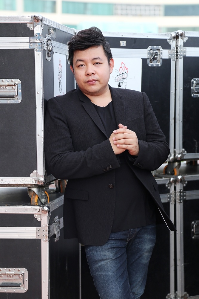 Than hinh Quang Le phat tuong anh 2