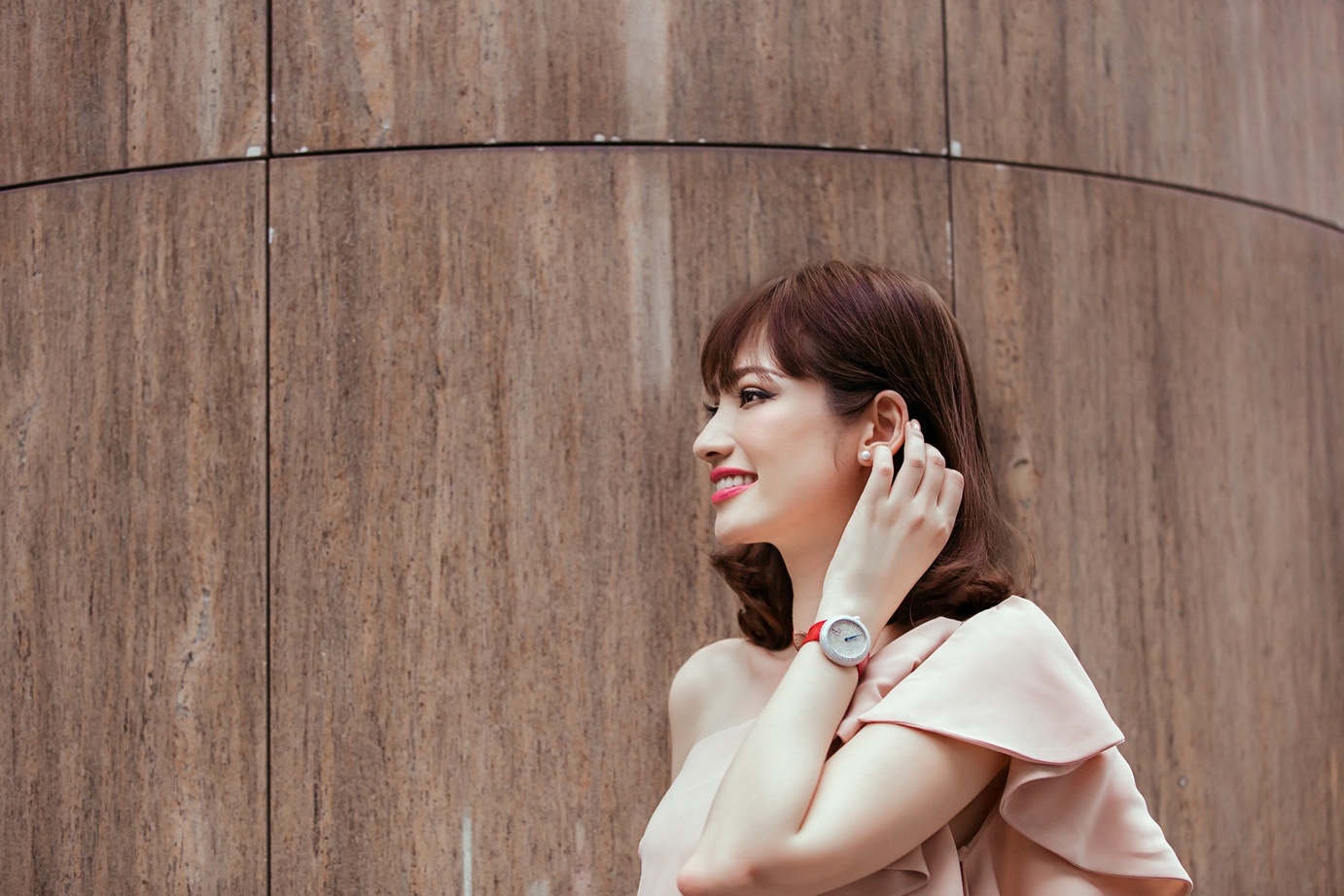 Truc Diem duoc chong tang dong ho 3 ty dong anh 1