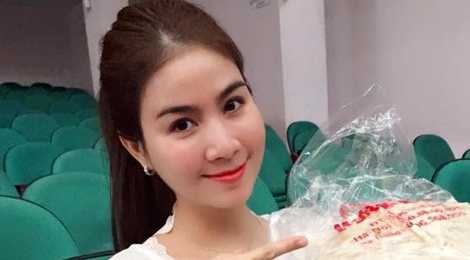 Kha Ly hoang so khi nha rieng bi ngap nuoc hinh anh