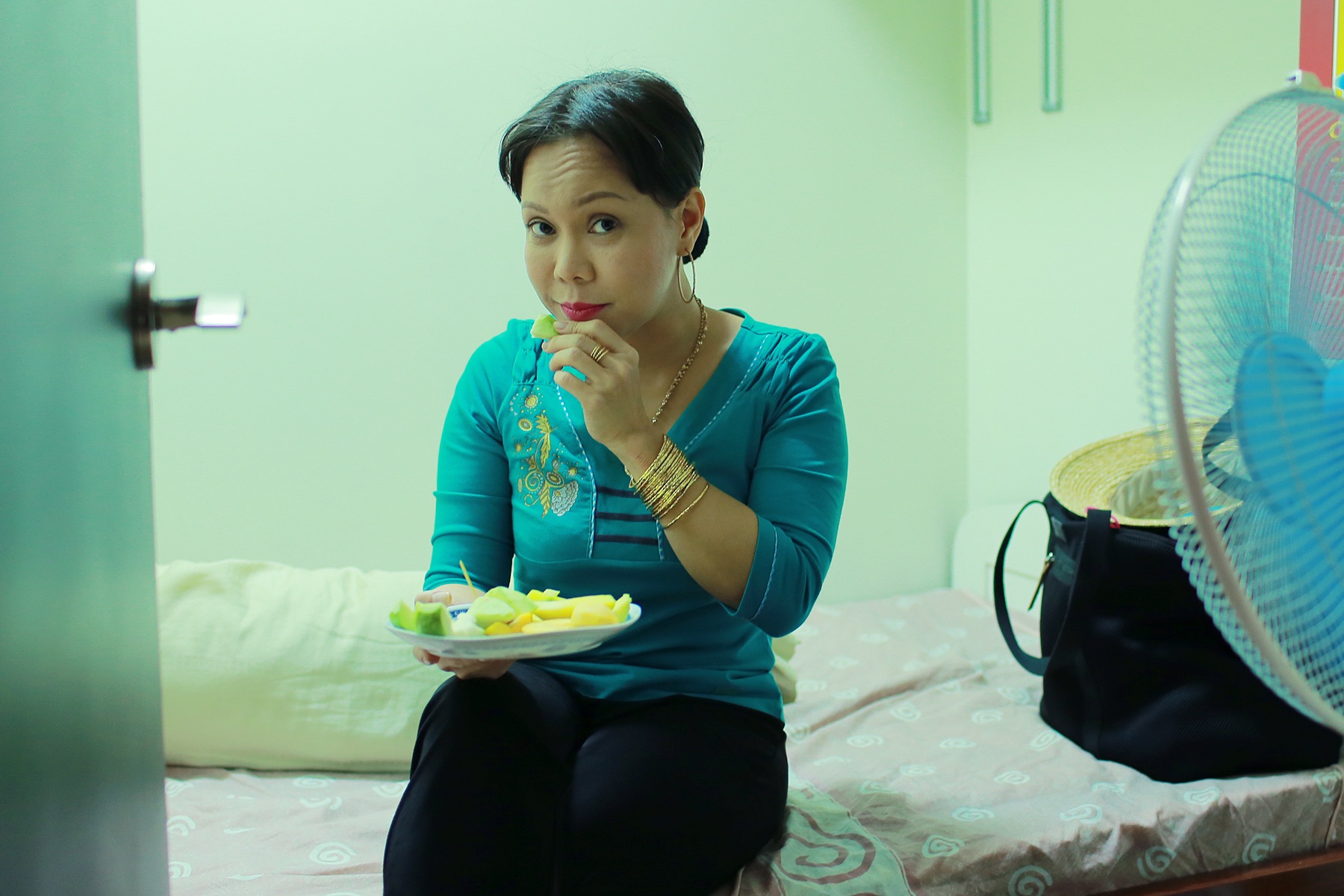 Viet Huong khoe vang anh 2