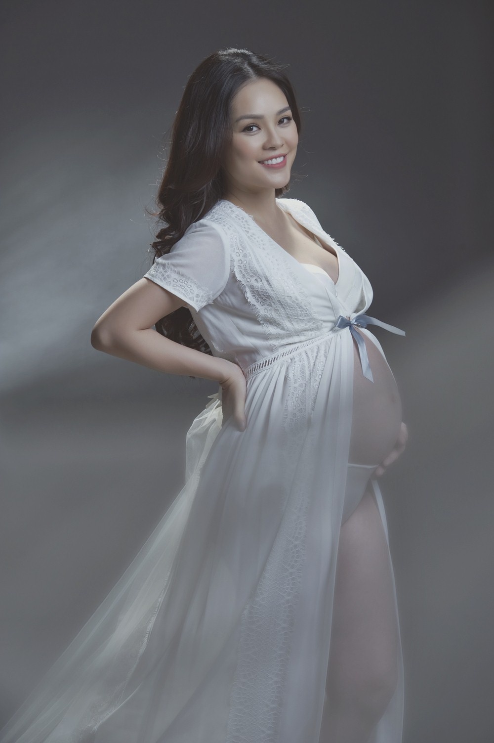 Duong Cam Lynh chup anh goi cam anh 5