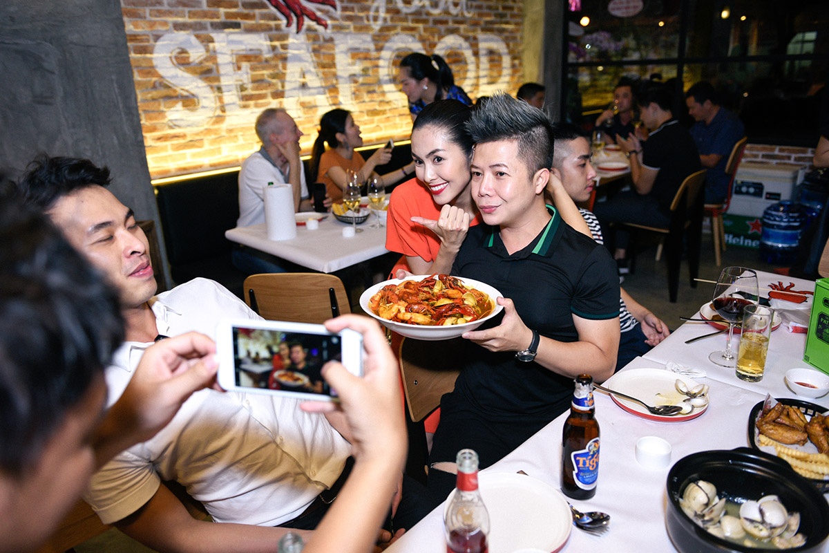 Tang Thanh Ha tinh cam ben chong anh 7