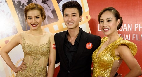 Sao Viet tap nap tren tham do Lien hoan phim Thai Lan hinh anh