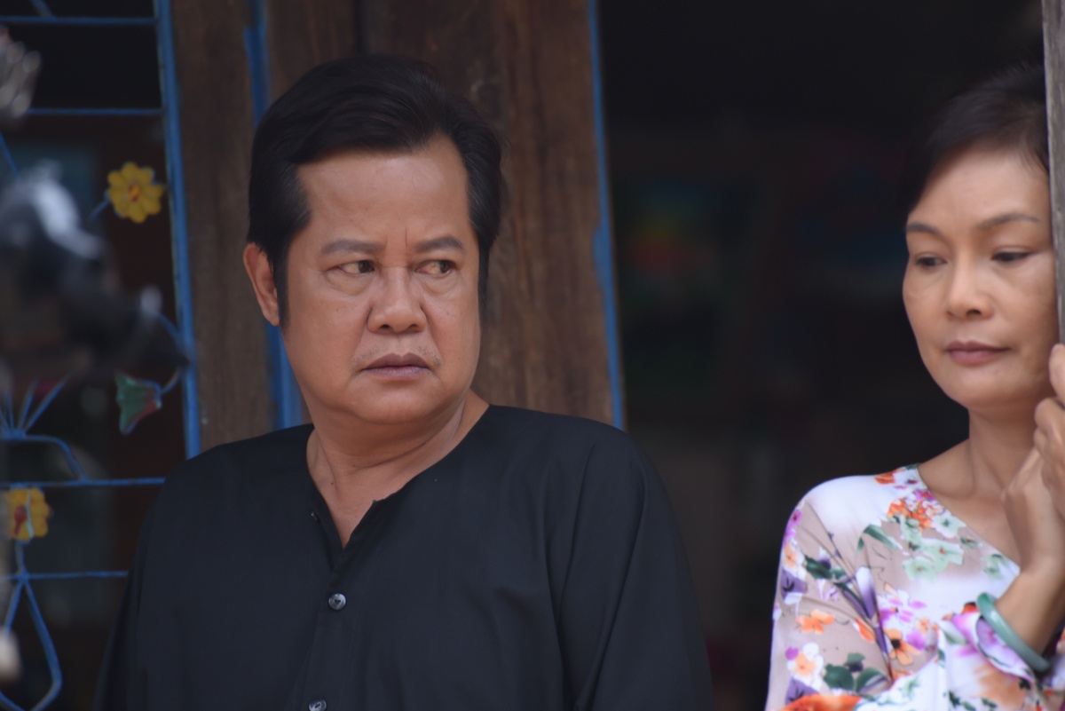 Van Trang tai hop tinh cu tren phim anh 7