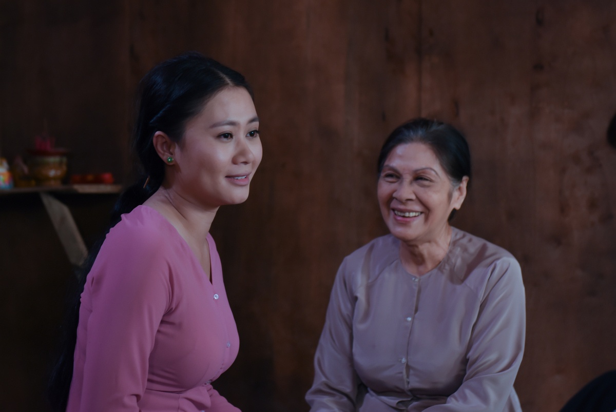 Van Trang tai hop tinh cu tren phim anh 5