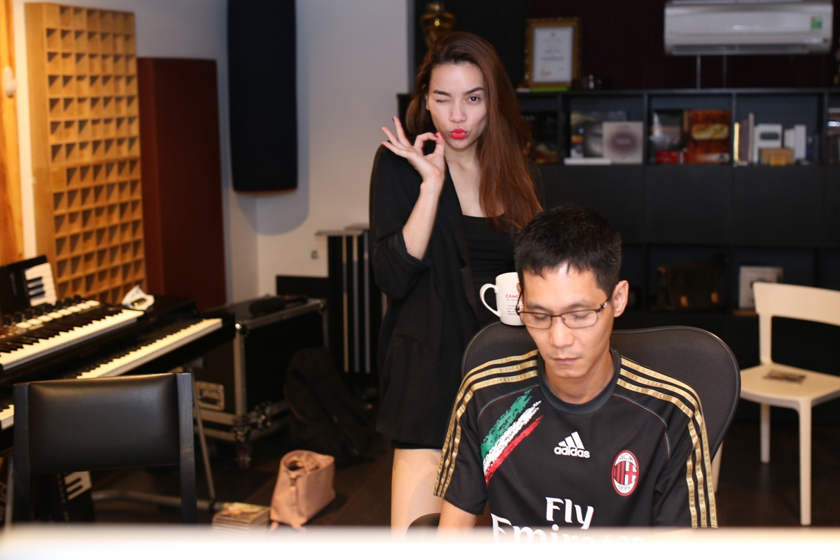 Hồ Ngọc Hà tập nhạc đến nửa đêm ảnh 7 Ho Ngoc Ha tap nhac den nua dem anh 7