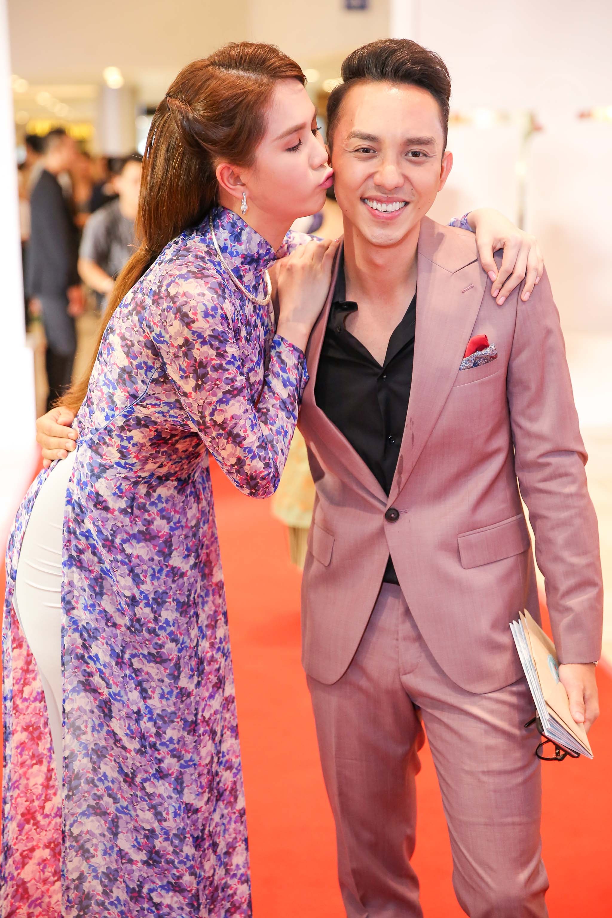 Sao Việt dự ra mắt phim Sài Gòn, anh yêu em ảnh 8 Sao Viet du ra mat phim Sai Gon, anh yeu em anh 8