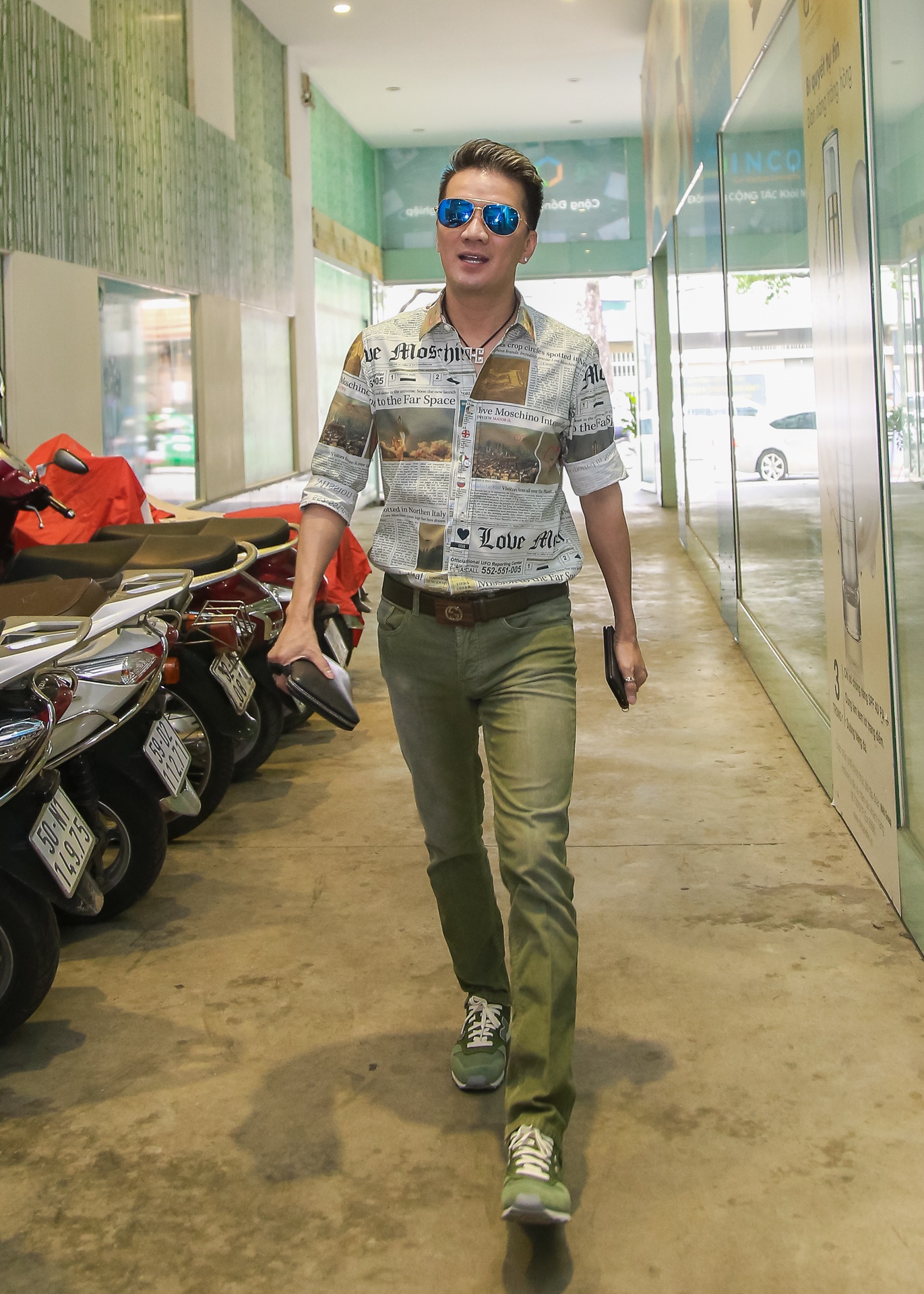 Đàm Vĩnh Hưng tất bật đi sự kiện ảnh 1 Dam Vinh Hung tat bat di su kien anh 1