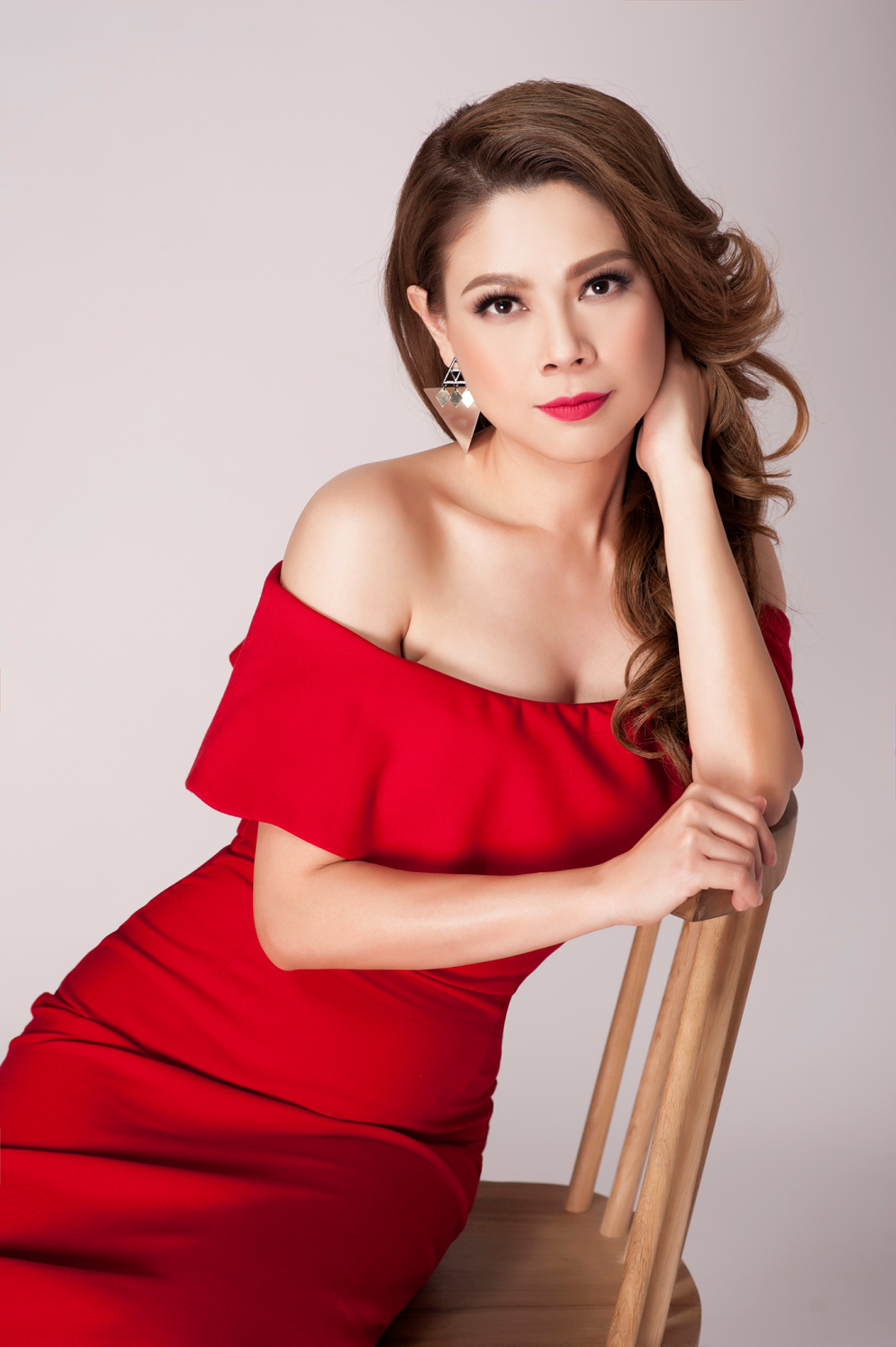 Thanh Thảo khoe vai trần ảnh 3 Thanh Thao khoe vai tran anh 3