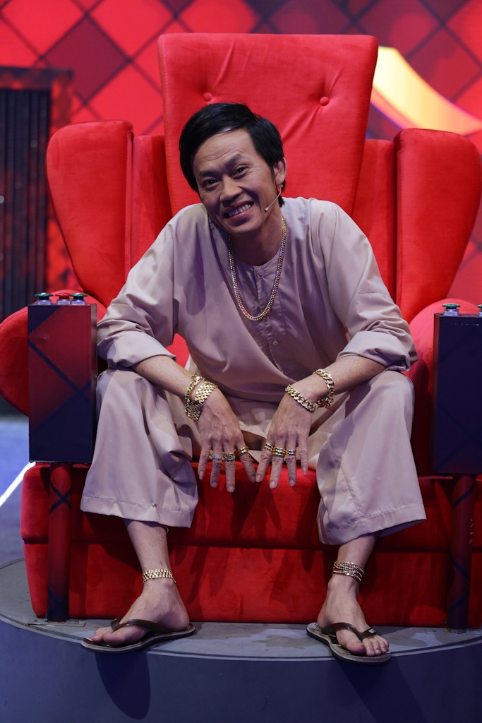 Hoai Linh deo vang day nguoi anh 3