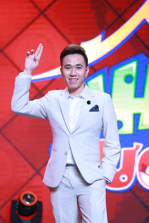 Hoai Linh deo vang day nguoi anh 7