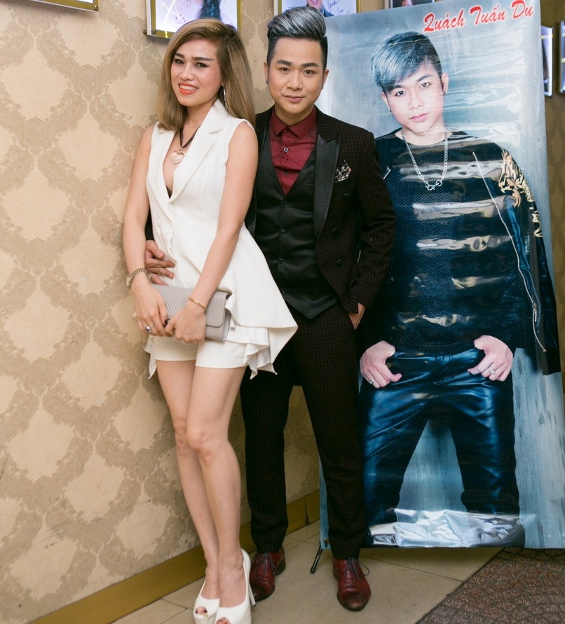 Quach Tuan Du cham soc nguoi yeu o su kien anh 3