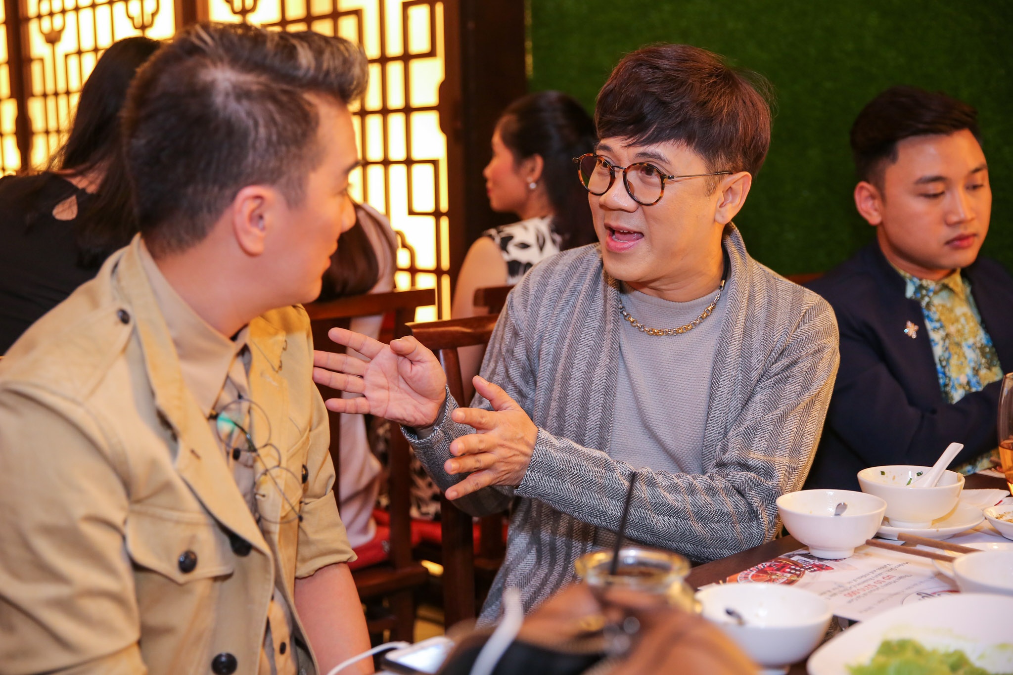 Phạm Hương đưa mẹ đi sự kiện ảnh 4 Pham Huong dua me di su kien anh 4