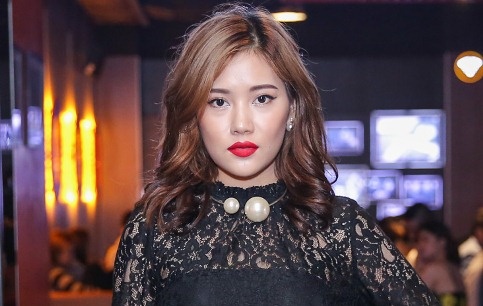 Milan Pham di xem phim mot minh sau nghi van yeu Tien Dat hinh anh