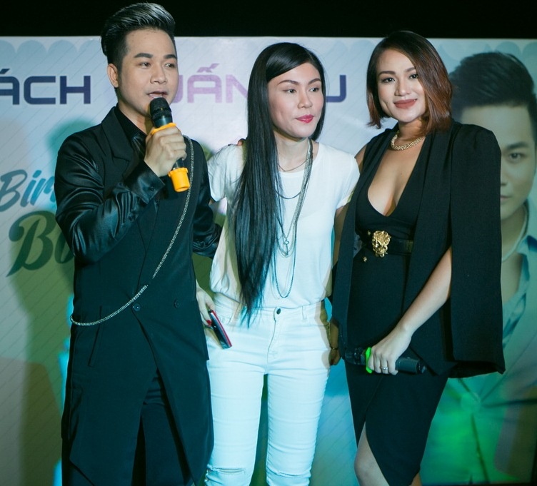 Quach Tuan Du hon nguoi yeu o tiec sinh nhat anh 8