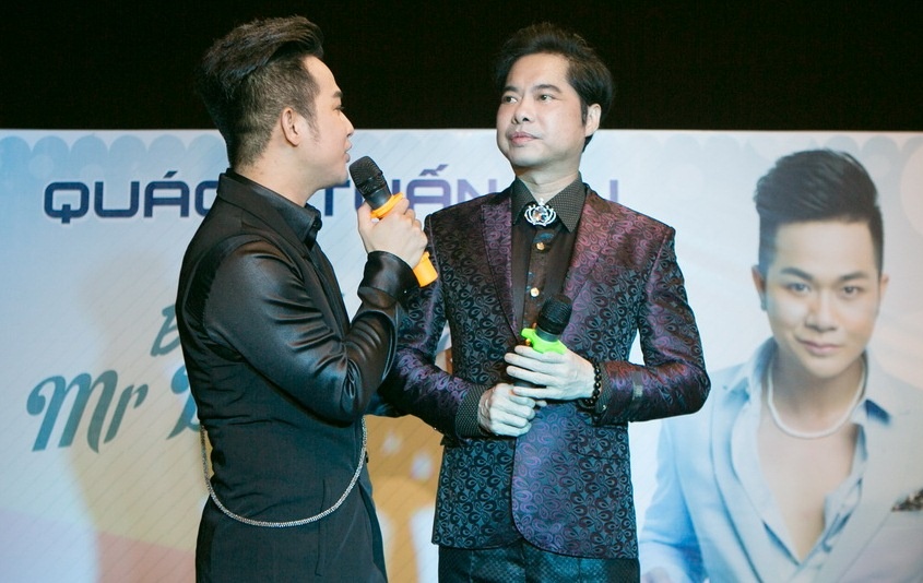 Quach Tuan Du hon nguoi yeu o tiec sinh nhat anh 4