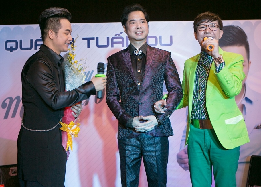 Quach Tuan Du hon nguoi yeu o tiec sinh nhat anh 5