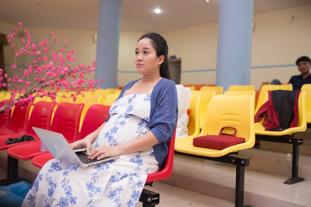 MC Hong Phuong giup chong lam liveshow anh 5