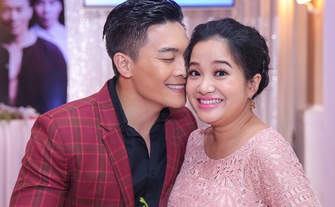 MC Hong Phuong co bau 6 thang van to chuc su kien cho chong hinh anh