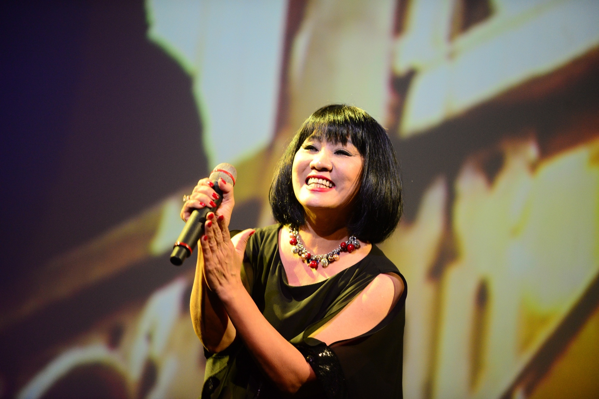 dem nhac Huong ve mien Trung thu duoc 700 trieu anh 6