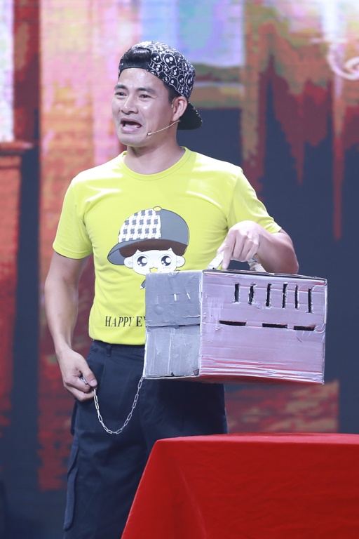 Xuan Bac duoc dien vien tre hon anh 2