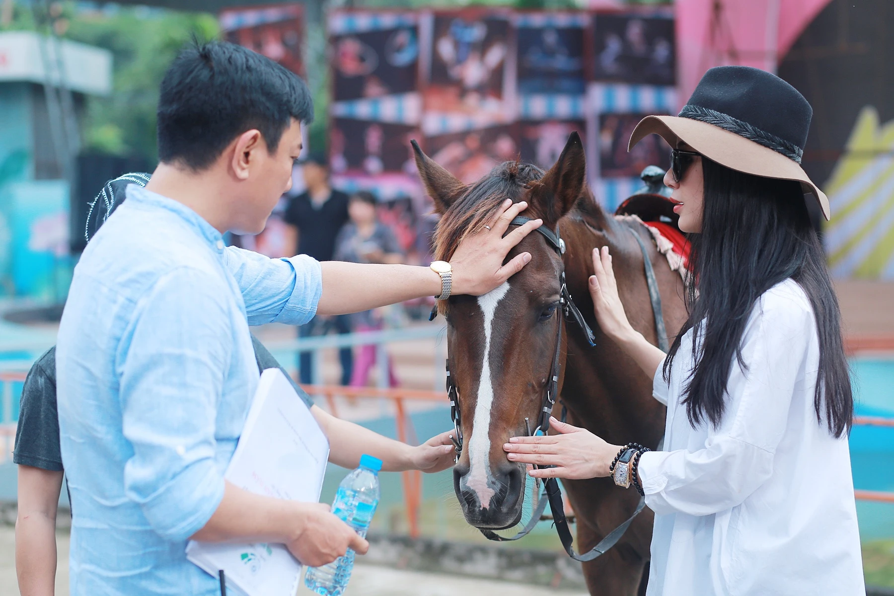 Diep Lam Anh cham soc ban dien anh 4