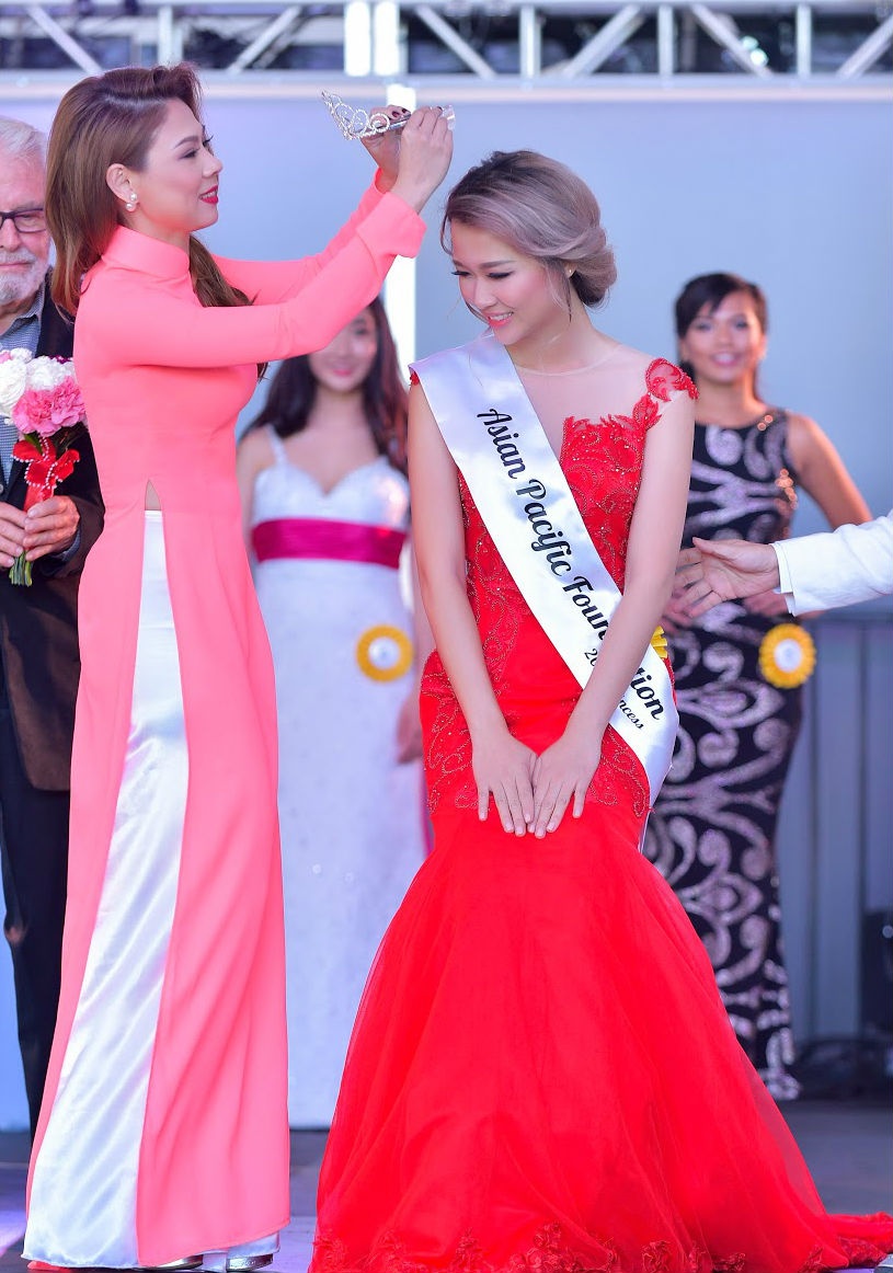 Thanh Thảo mặc áo dài chấm thi hoa hậu ảnh 5 Thanh Thao mac ao dai cham thi hoa hau anh 5