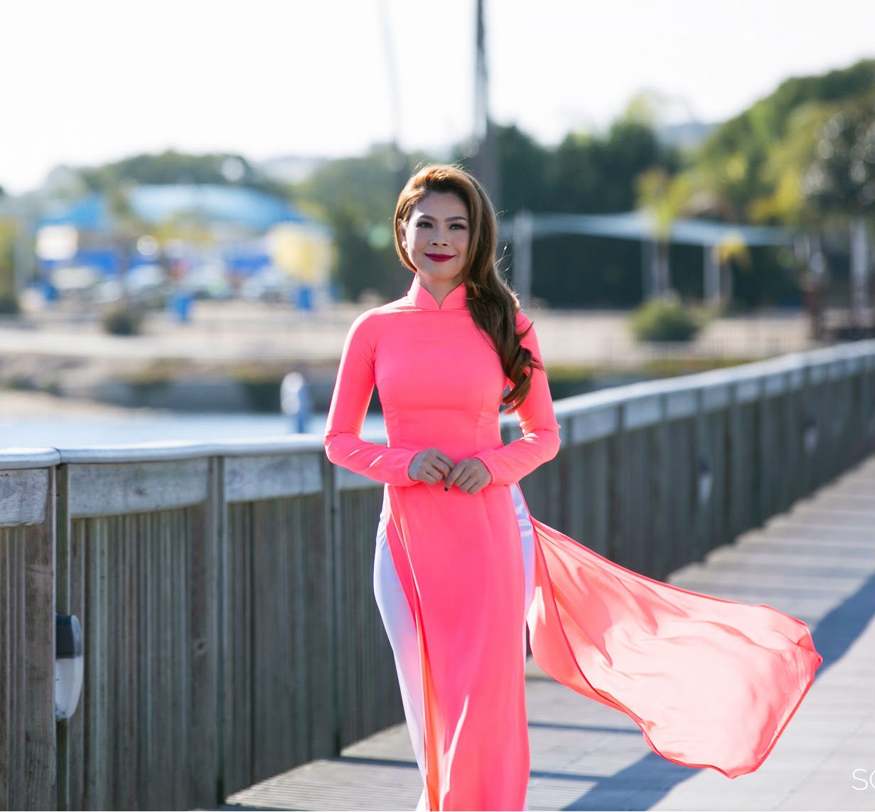 Thanh Thảo mặc áo dài chấm thi hoa hậu ảnh 2 Thanh Thao mac ao dai cham thi hoa hau anh 2