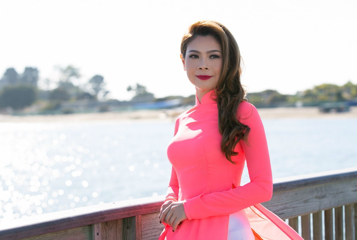 Thanh Thảo mặc áo dài chấm thi hoa hậu ảnh 1 Thanh Thao mac ao dai cham thi hoa hau anh 1