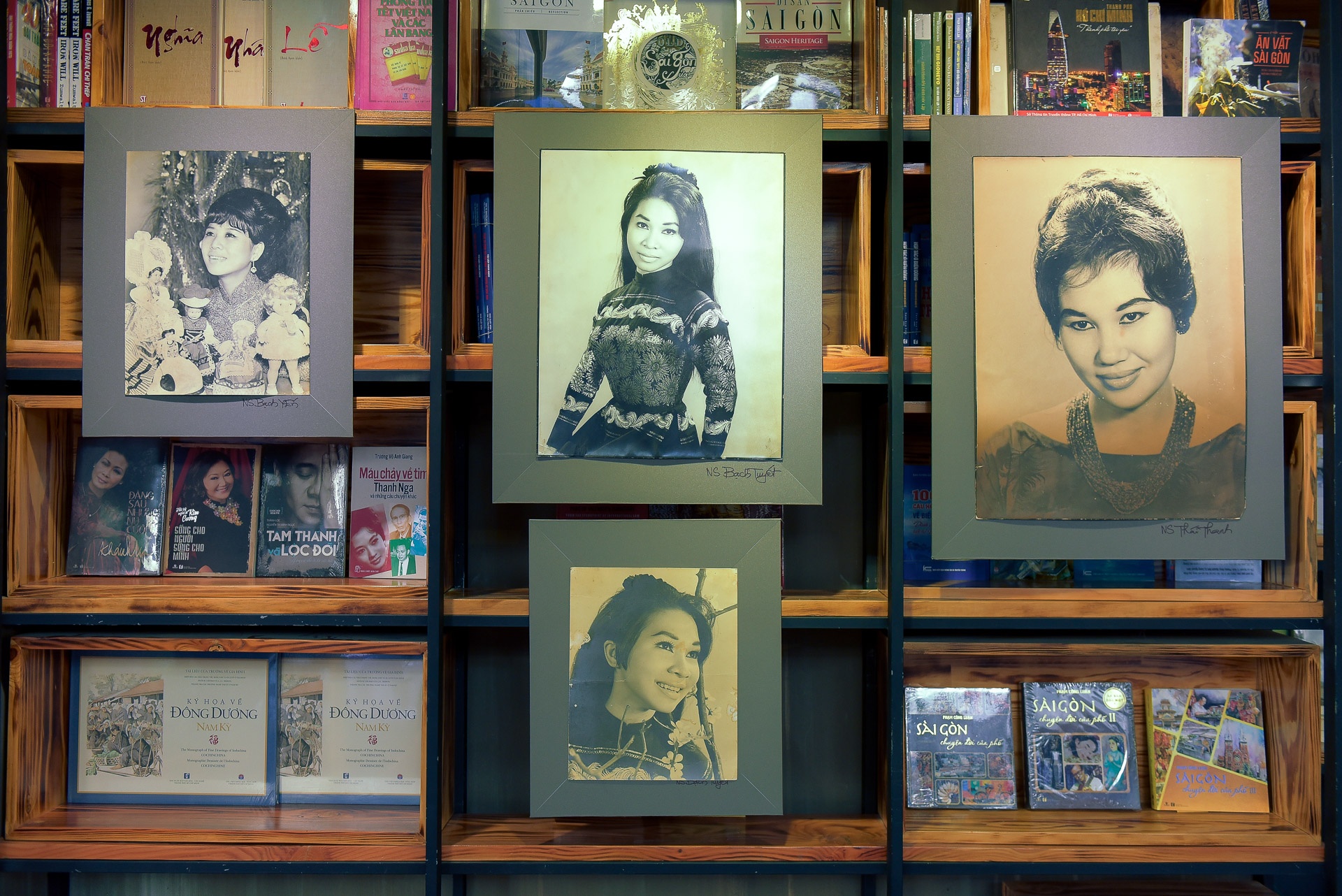 Trien lam my nhan Sai Gon anh 2