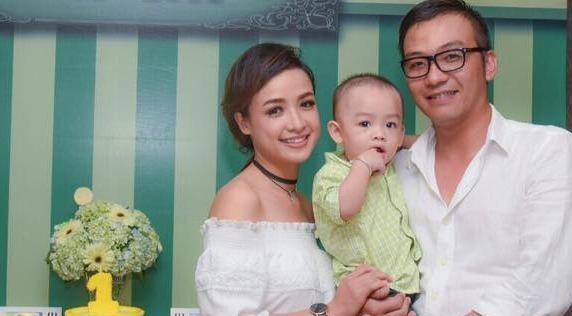 Le Be La to chuc tiec thoi noi cho con trai hinh anh