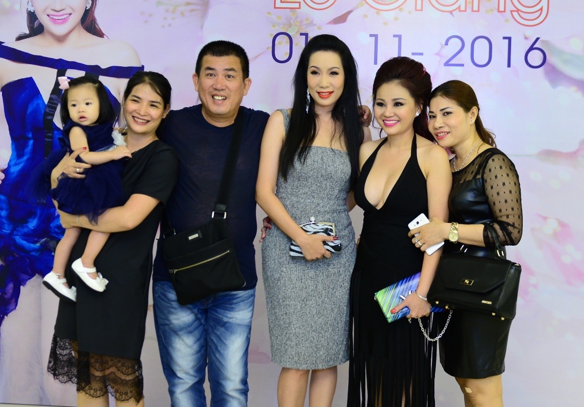 Le Giang goi cam trong tiec sinh nhat anh 4