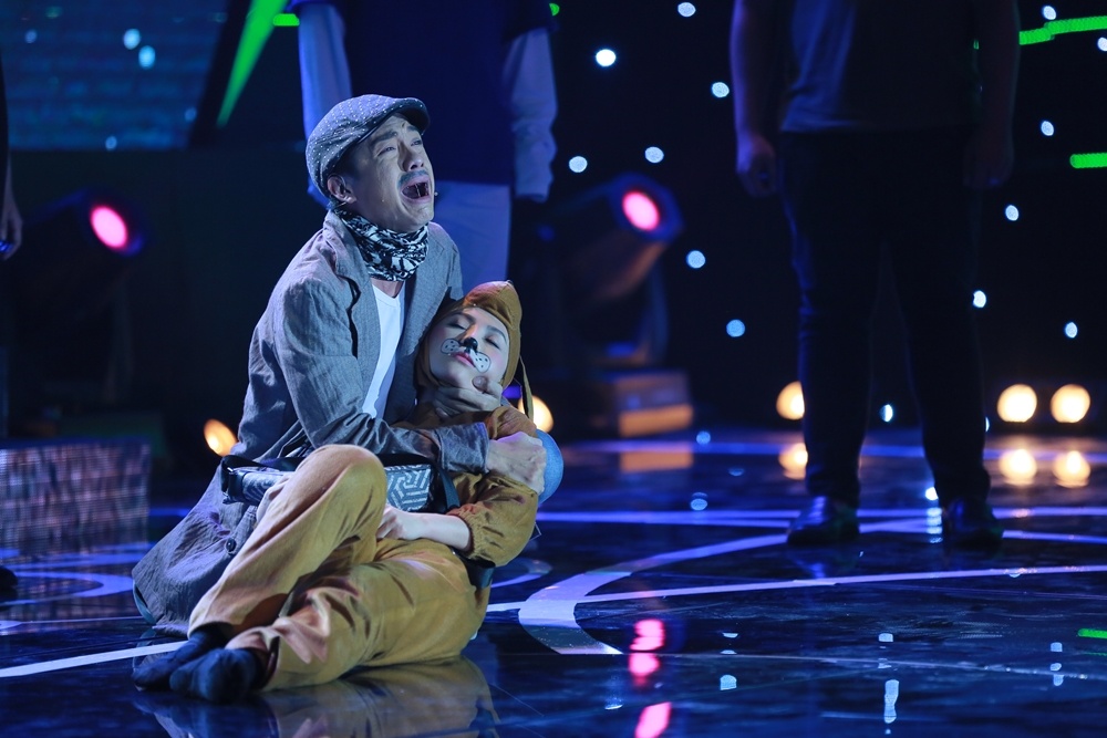 Hung Thuan hat cai luong hay nhu Thanh Sang anh 7