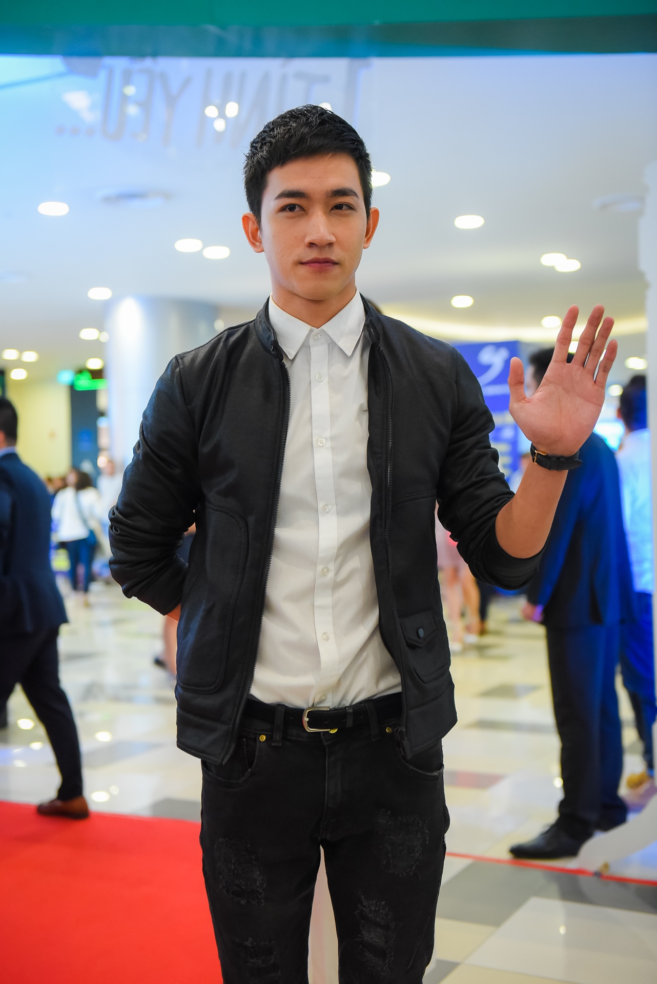 Midu tinh tu ben Harry Lu anh 12