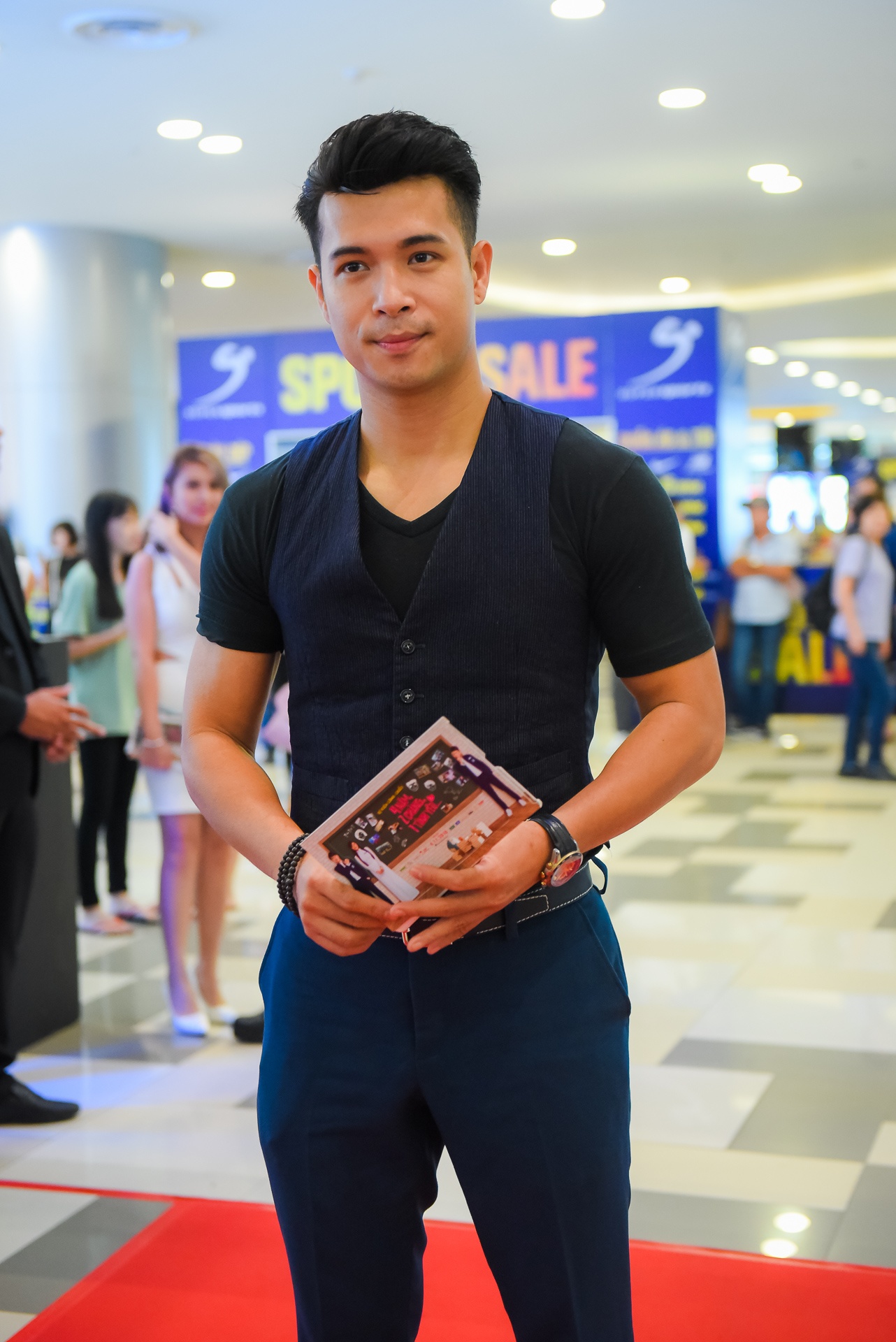 Midu tinh tu ben Harry Lu anh 11